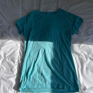 Lululemon blue tee